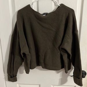 Women’s cropped knit sweater